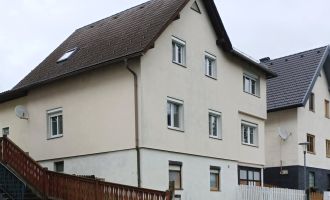            Krumbach: Schönes Einfamilienhaus mit Garten in sonniger Lage
    